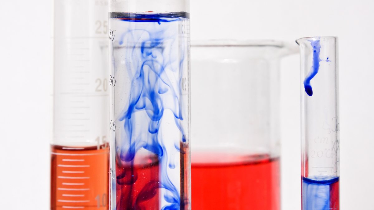 Quimiofobia: por qué «sin químicos» no existe y qué dice la ciencia