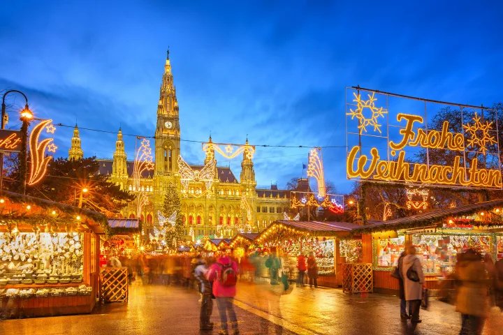 Vive la magia navideña en Viena con vuelo y hotel 4★