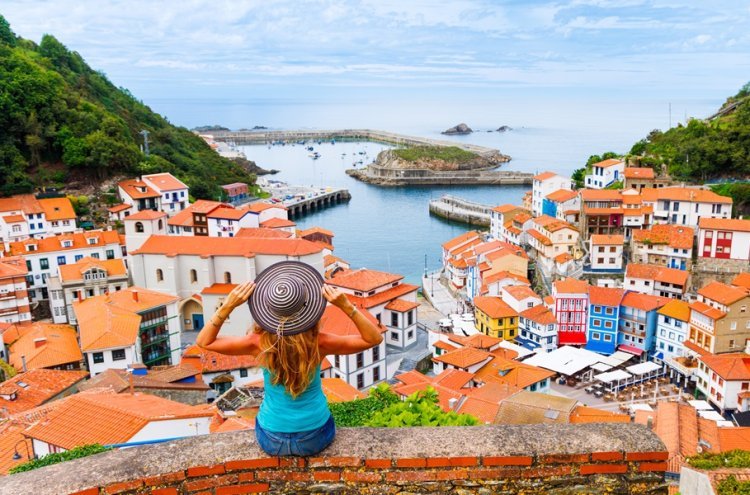 Descubre Cudillero, la joya costera de Asturias, con desayuno incluido