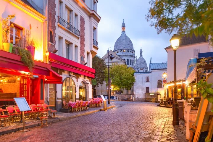 Escapada de diciembre a París con vuelo y hotel en Montmartre
