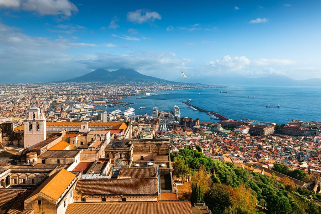 Escapada a Nápoles: 2 noches con vuelos y hotel 4★ desde 137€