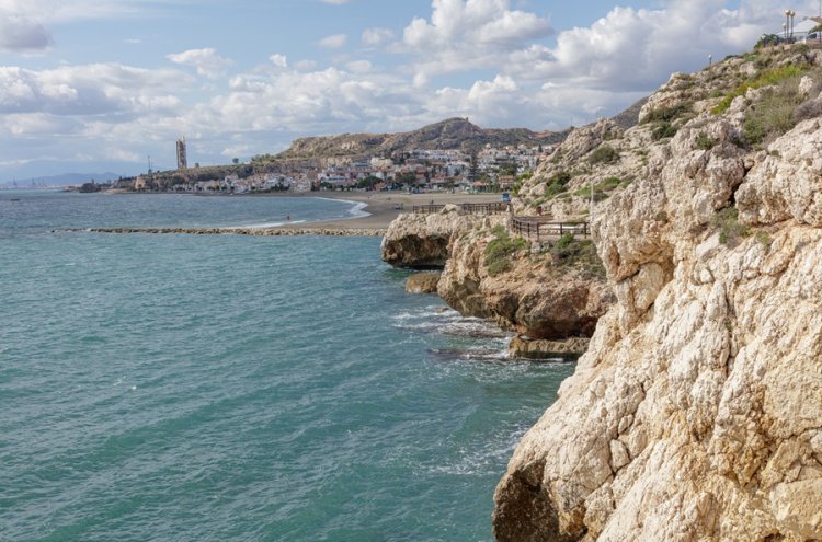Escapada de 2 noches con desayuno frente al mar en Rincón de la Victoria
