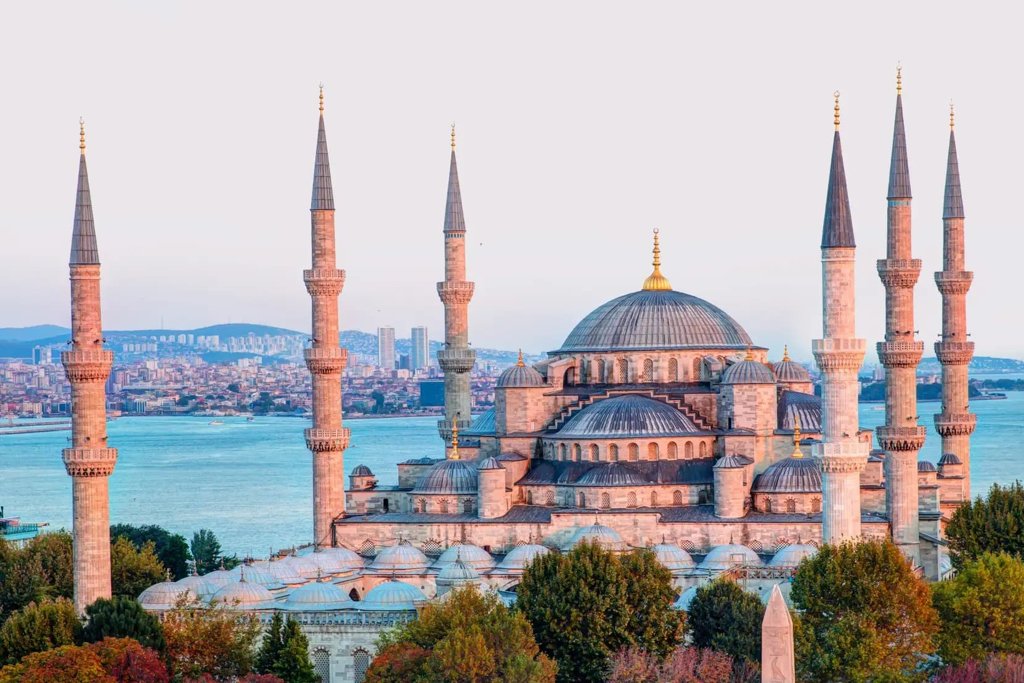 Escapada a Estambul: 4 noches con vuelos y hotel 3* desde 222€