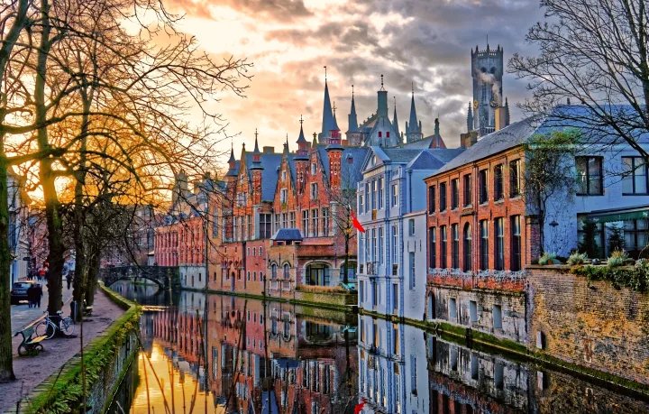 Fin de Año en Brujas: Vuela a Bruselas y aloja en un monasterio histórico