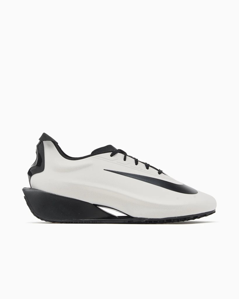 Nike Women's First Sight Noir: estilo y comodidad al mejor precio