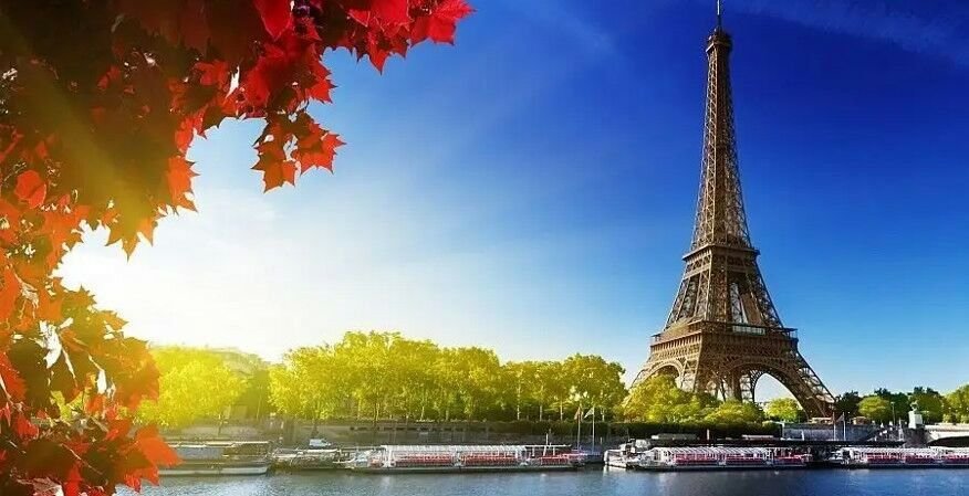 Noche romántica en París: Jack's Hotel 3★ con crucero por el Sena
