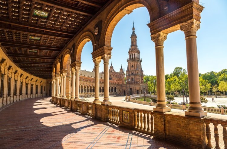 Sevilla en apartamento con piscina