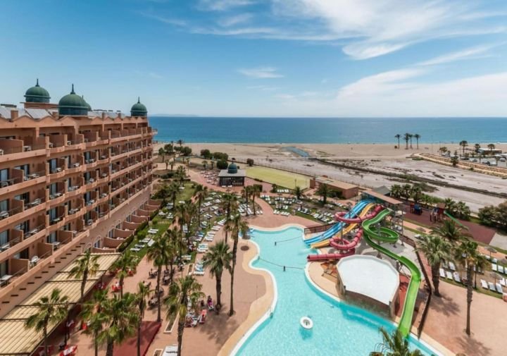 ¡Escapada 4* en Roquetas de Mar!