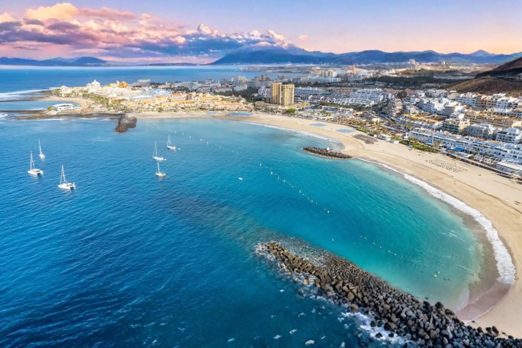 Escapada a Tenerife desde 4 noches: Vuelos + Hotel 4★ con desayuno desde 293€ por persona [noviembre]