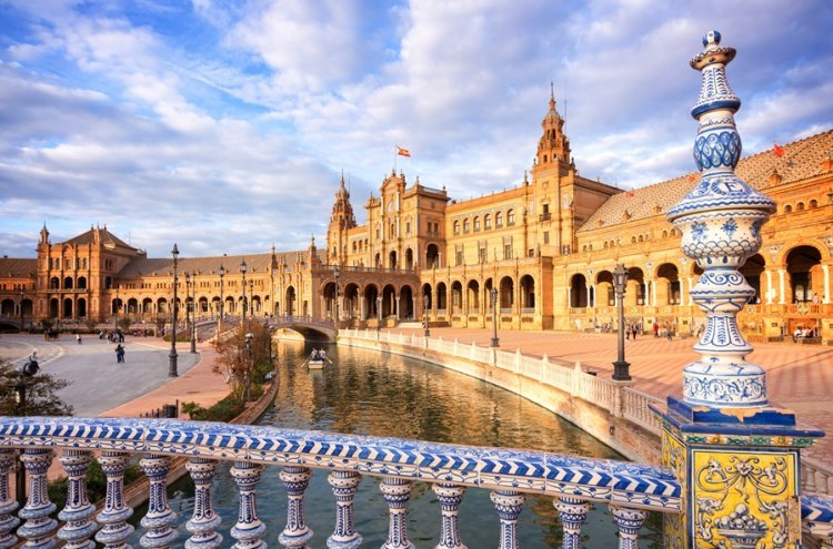 Escapada a Sevilla con piscina y SPA por 28€