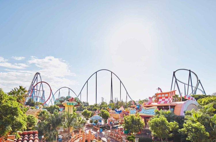 Navidad mágica en PortAventura: hotel 4★ y acceso ilimitado
