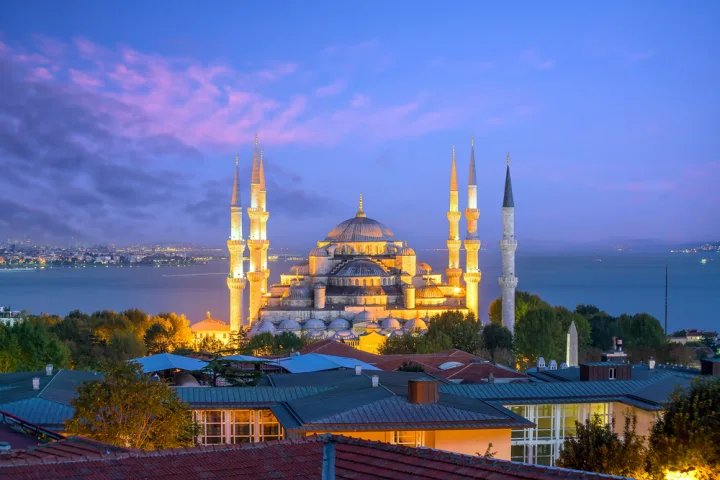 Fin de Año en Estambul: vuelo directo + hotel 4★ con desayuno