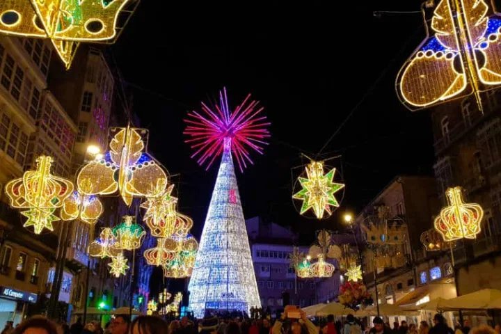 Escapada navideña a Vigo con tour de luces y desayuno