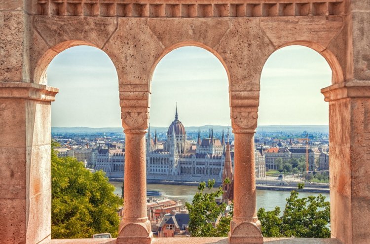 Escapada a Budapest en noviembre desde 219€: vuelos, hotel 3★ con desayuno y tour gratis