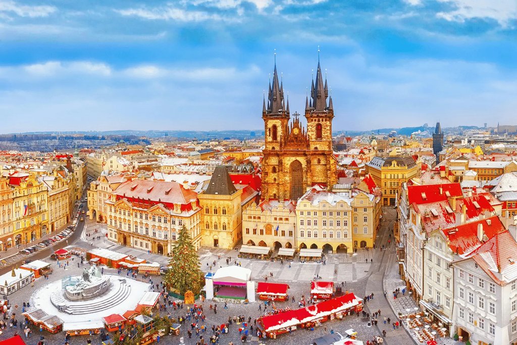 Escapada navideña a Praga: 3 noches + vuelo en 4★