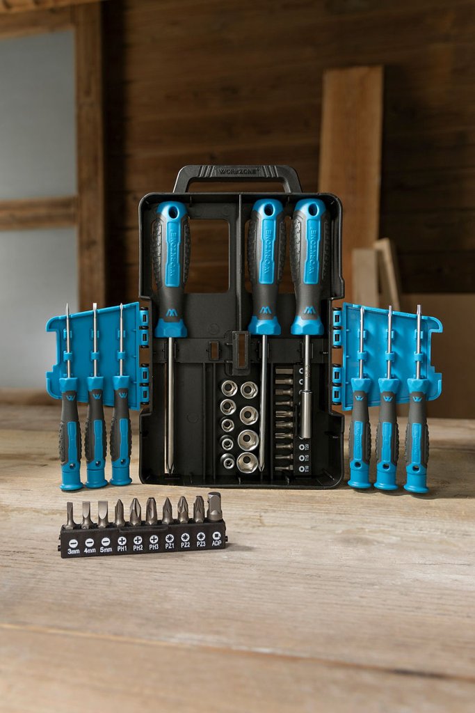 Kit completo de herramientas y accesorios para el coche por menos de 8€