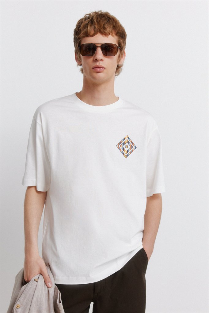 Camisetas Springfield: estilo urbano a precio de risa