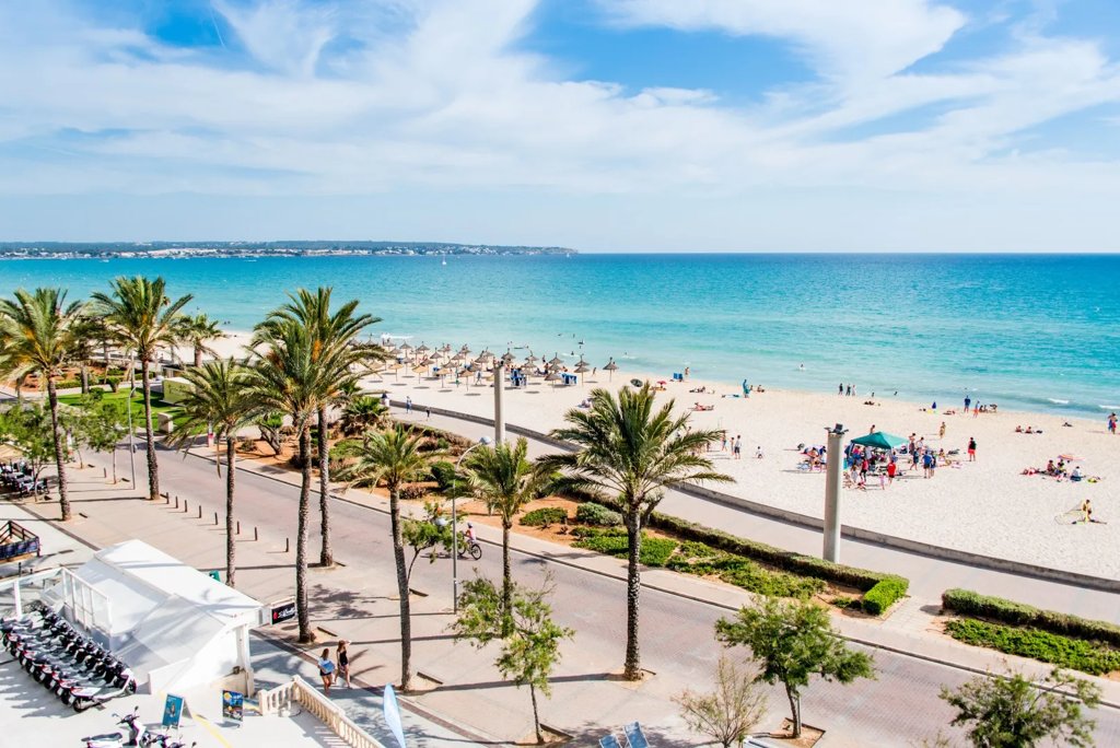 Escapada a Mallorca: 3 noches, ferry y hotel 3★ con desayuno