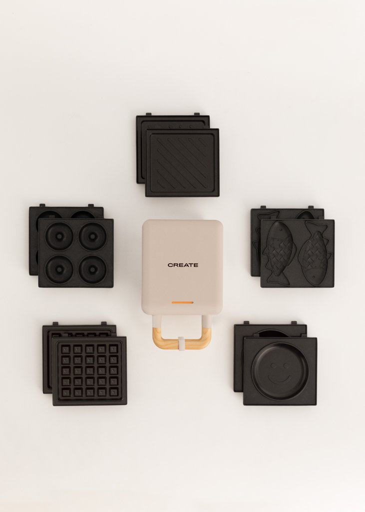 Set multi‑cocina: sandwichera, gofrera y 3 placas para postres
