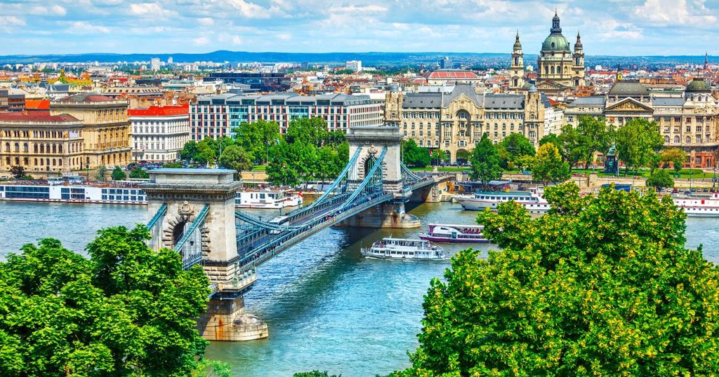 Escapada de lujo a Budapest: 2 noches 5★ con desayuno y spa