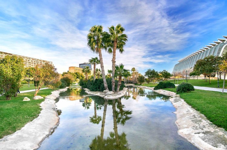 Fin de semana en Valencia: 4★ + desayuno y entrada al Oceanogràfic