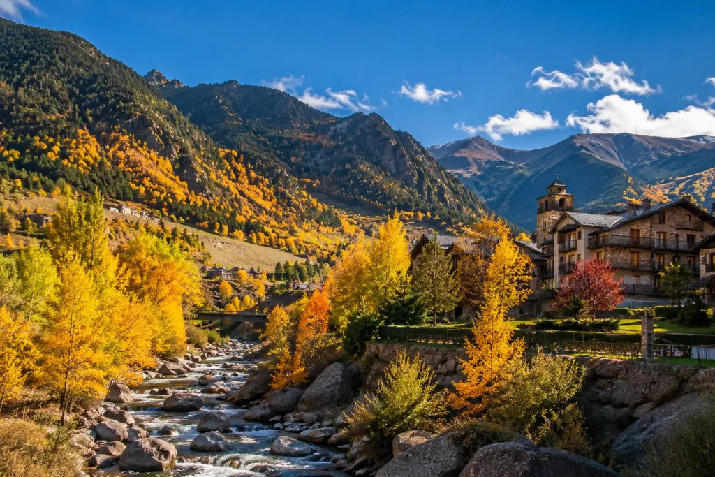 ¡ANDORRA EN OTOÑO TIENE OTRO COLOR! Hotel 3* con desayuno y con -50% en niños ¡últimas fechas en octubre! | La