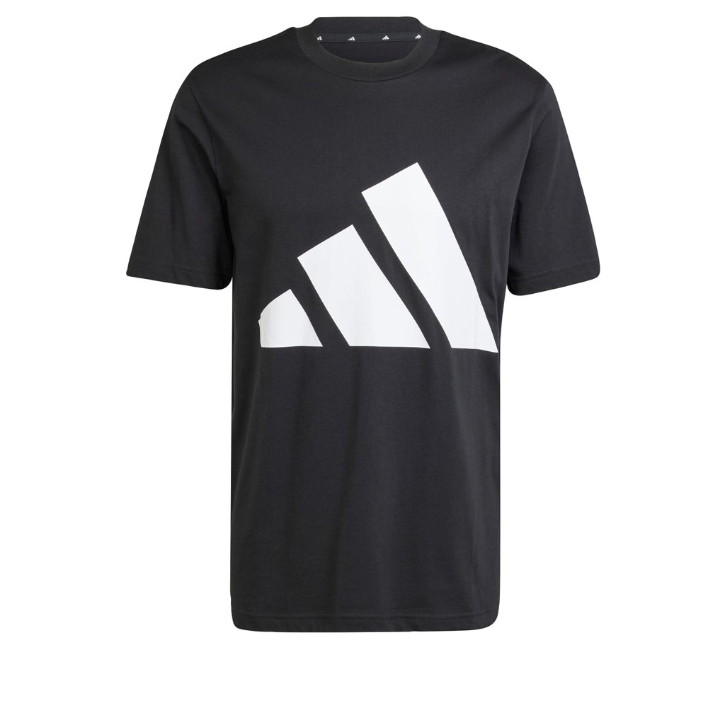 Camiseta Adidas Essentials con gran logo a mitad de precio