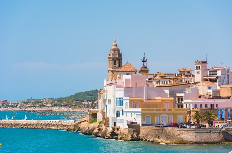 Escapada a Sitges en Hotel Estela Barcelona 4* (diseño de arte) régimen de Alojamiento y Desayuno habitación d