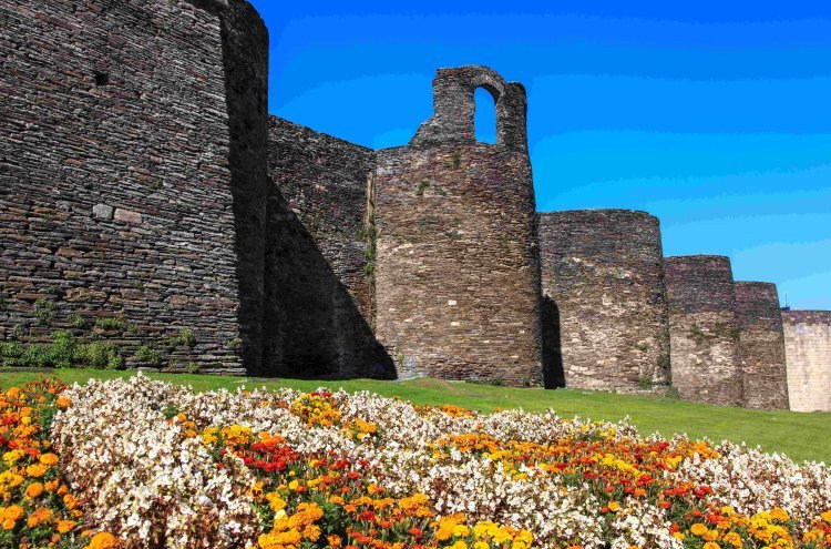 Escapada 4 estrellas a Lugo con paseo por su muralla