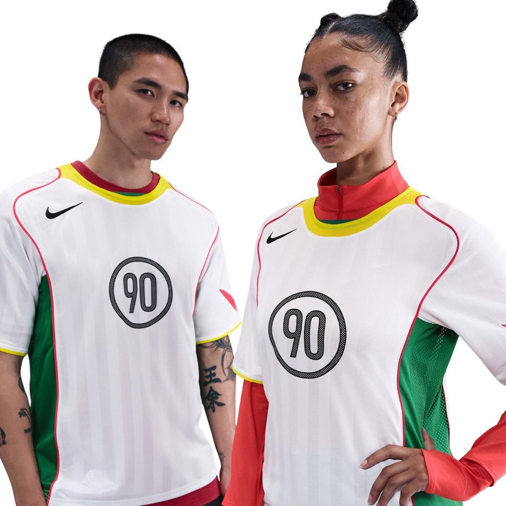 Camiseta Nike Total 90 Energy: estilo retro y frescura