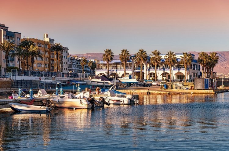Escapada al mar en Aguadulce: hotel 4★ con pensión completa