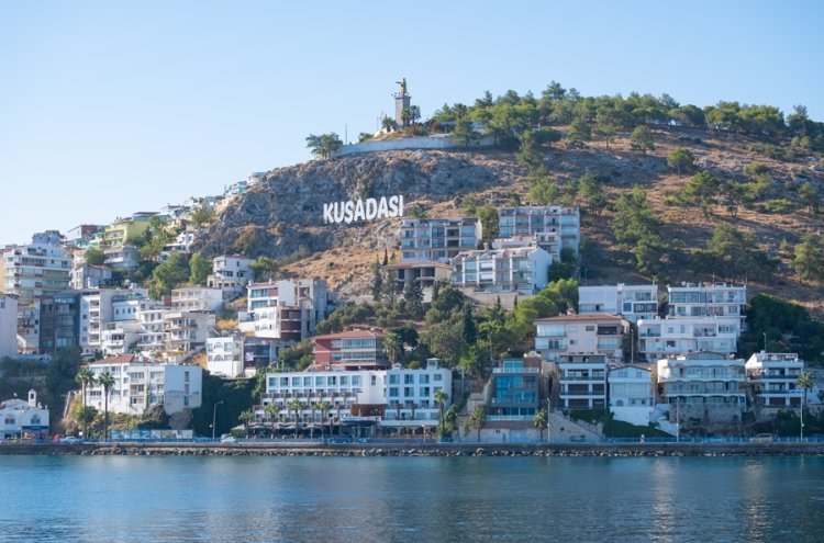Navega 3 noches por las Islas Griegas el 20 de noviembre