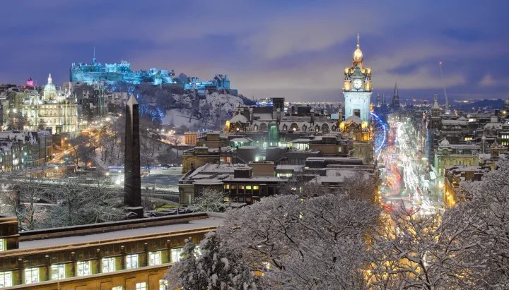 Navidad mágica en Edimburgo: vuelos y hotel céntrico