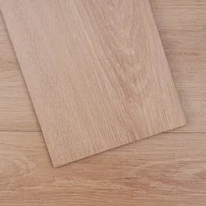 Renueva tu suelo con baldosas vinílicas autoadhesivas 2,5 mm