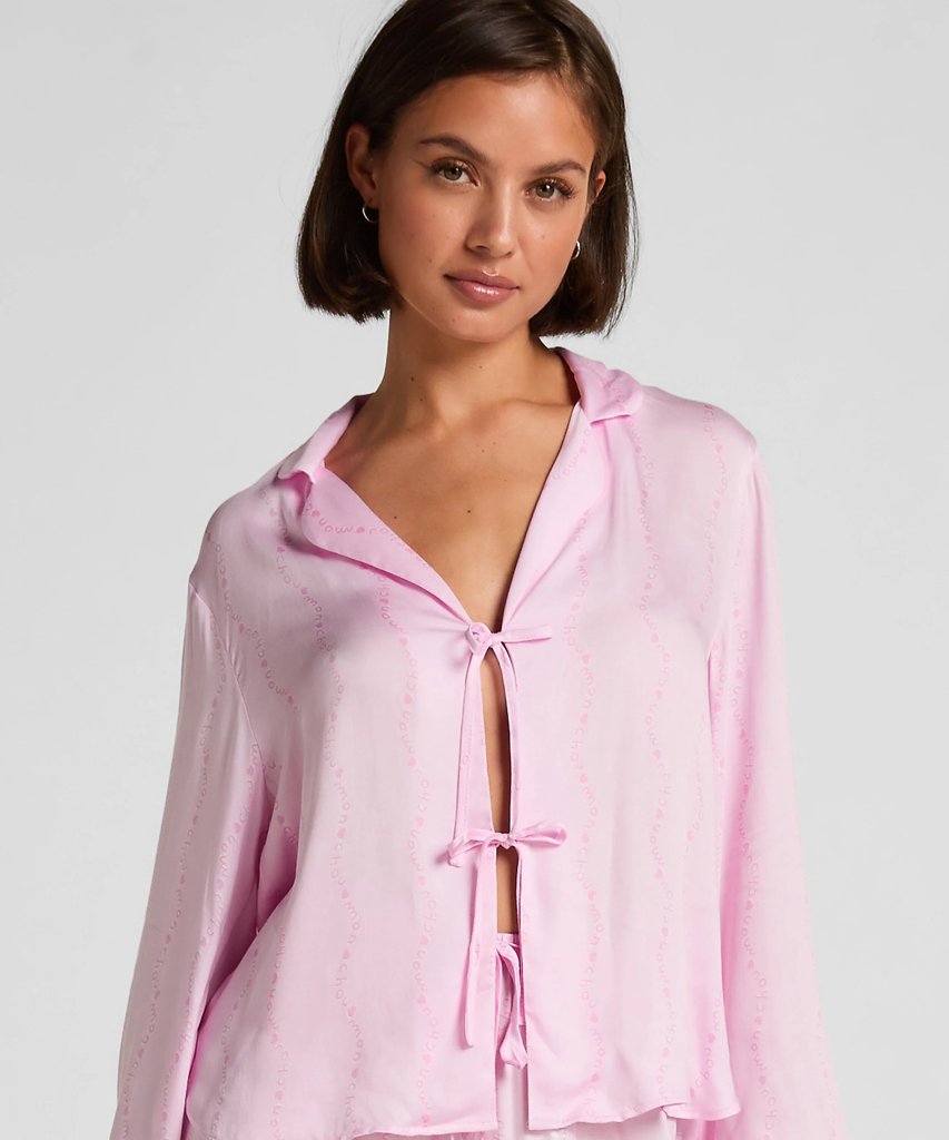 Descubre la chaqueta pijama que te abraza con estilo