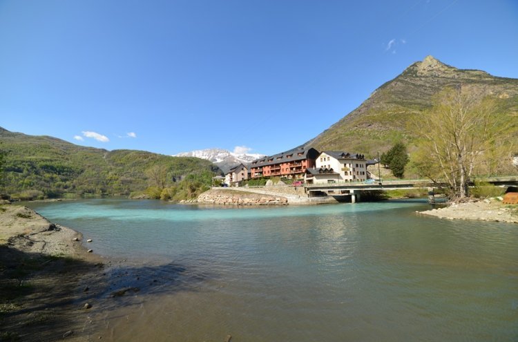 ¡Escapa al Valle de Benasque con 50% de descuento en desayuno infantil!
