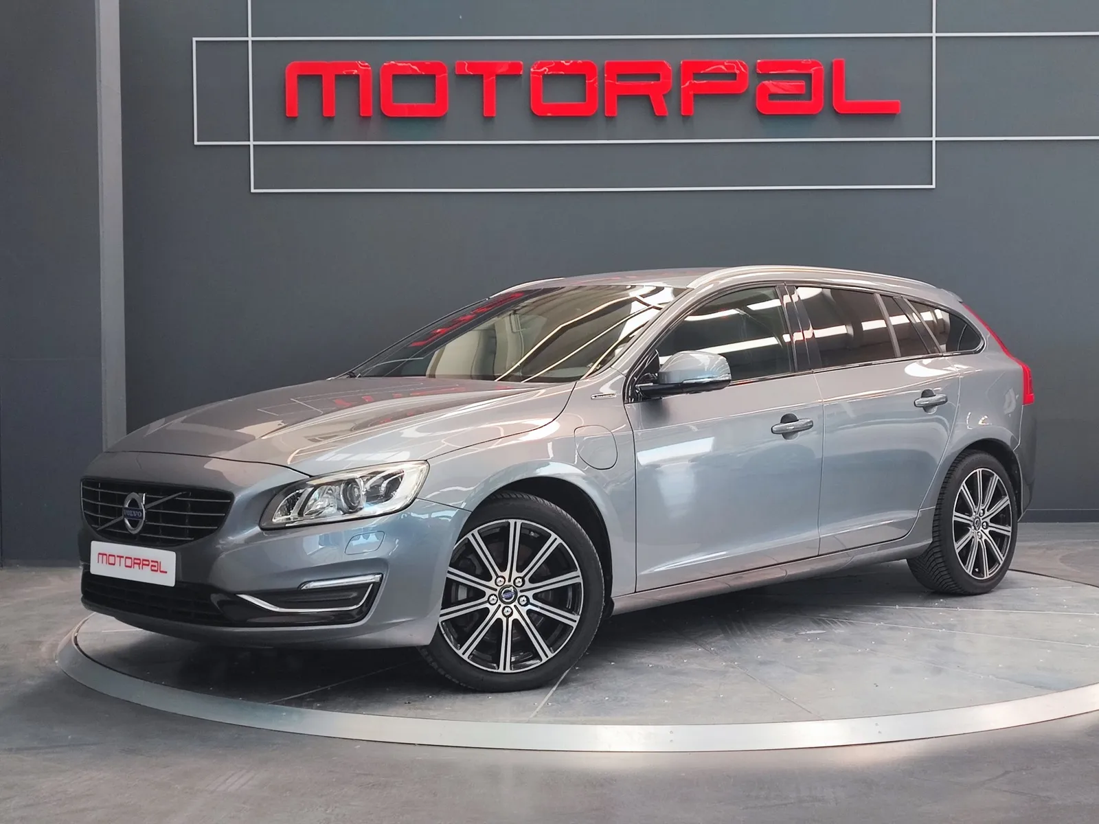 Volvo V60 2.4 D5 Twin AWD Summum Auto