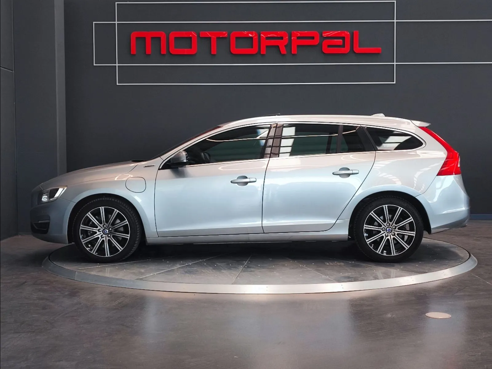 Volvo V60 2.4 D6 Híbrido AWD Auto, foto 1