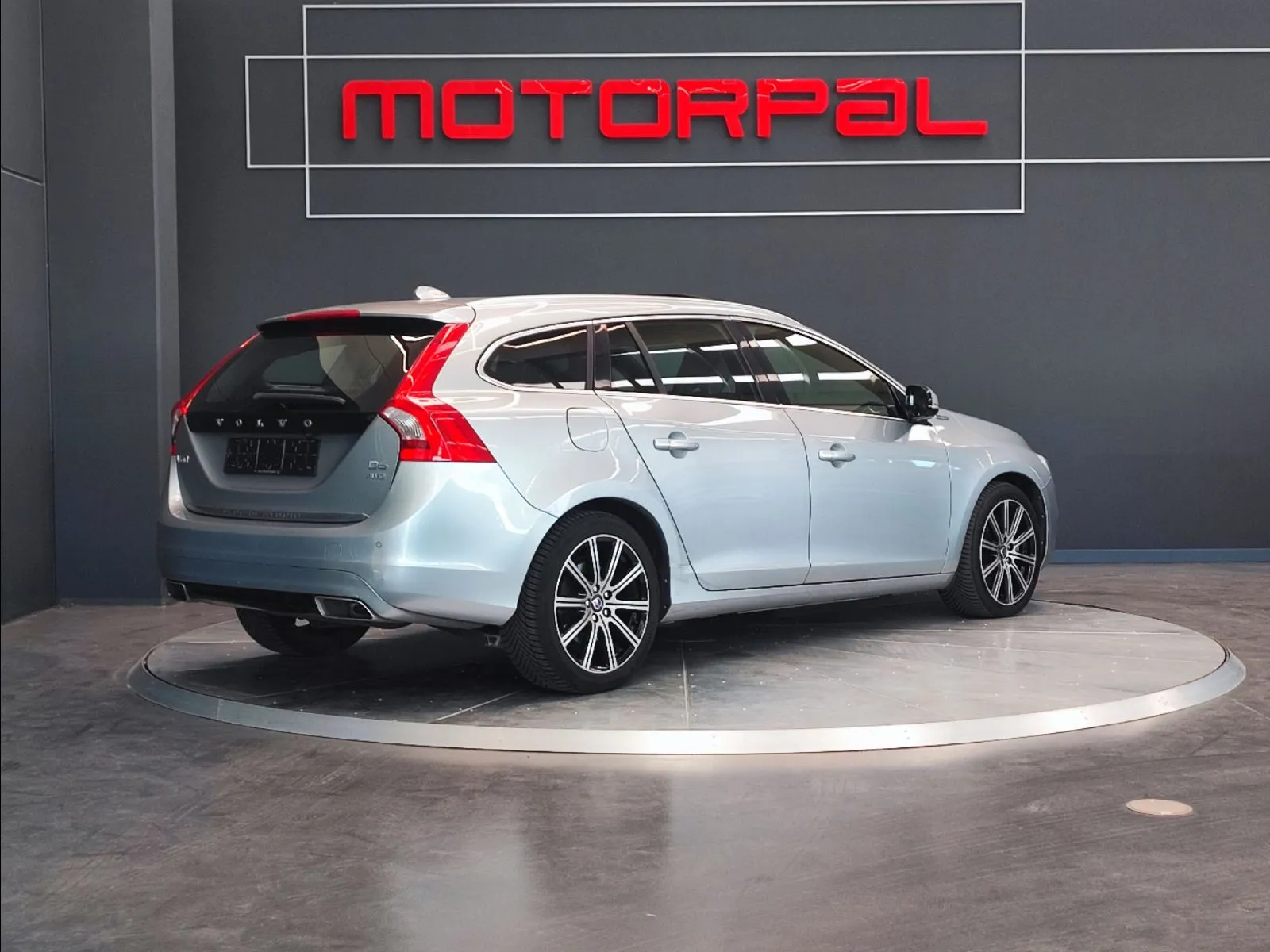 Volvo V60 2.4 D6 Híbrido AWD Auto, foto 4
