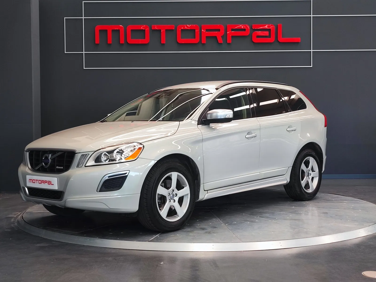 Volvo XC60 2.0 D5 AWD R-Design B Auto