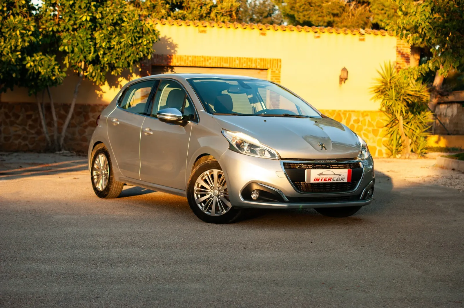 Peugeot 208 5P ALLURE 1.2L PureTech EAT6 81KW (110CV
