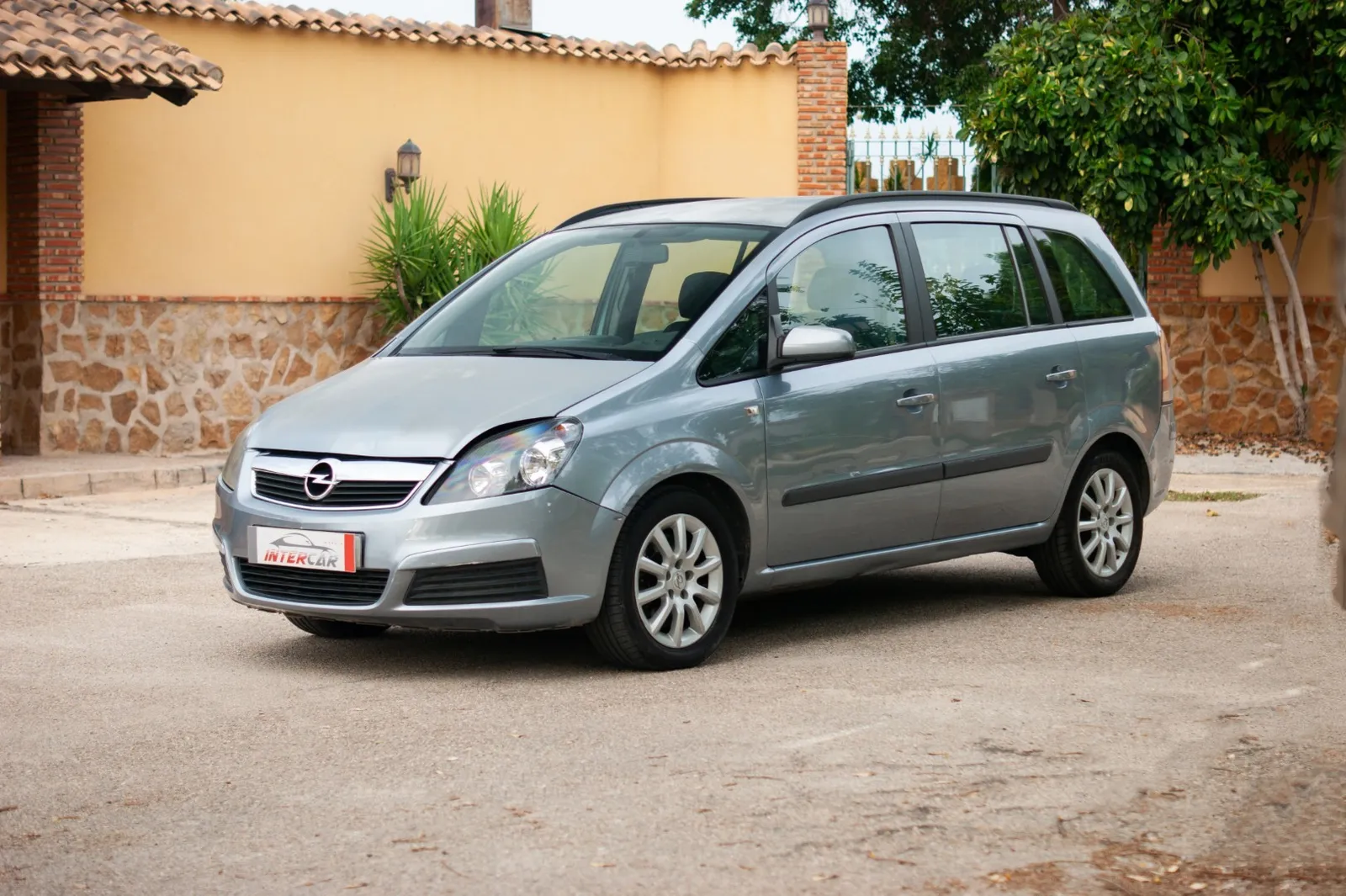 Opel Zafira Enjoy 1.9 CDTi 8v 120 CV, foto 2