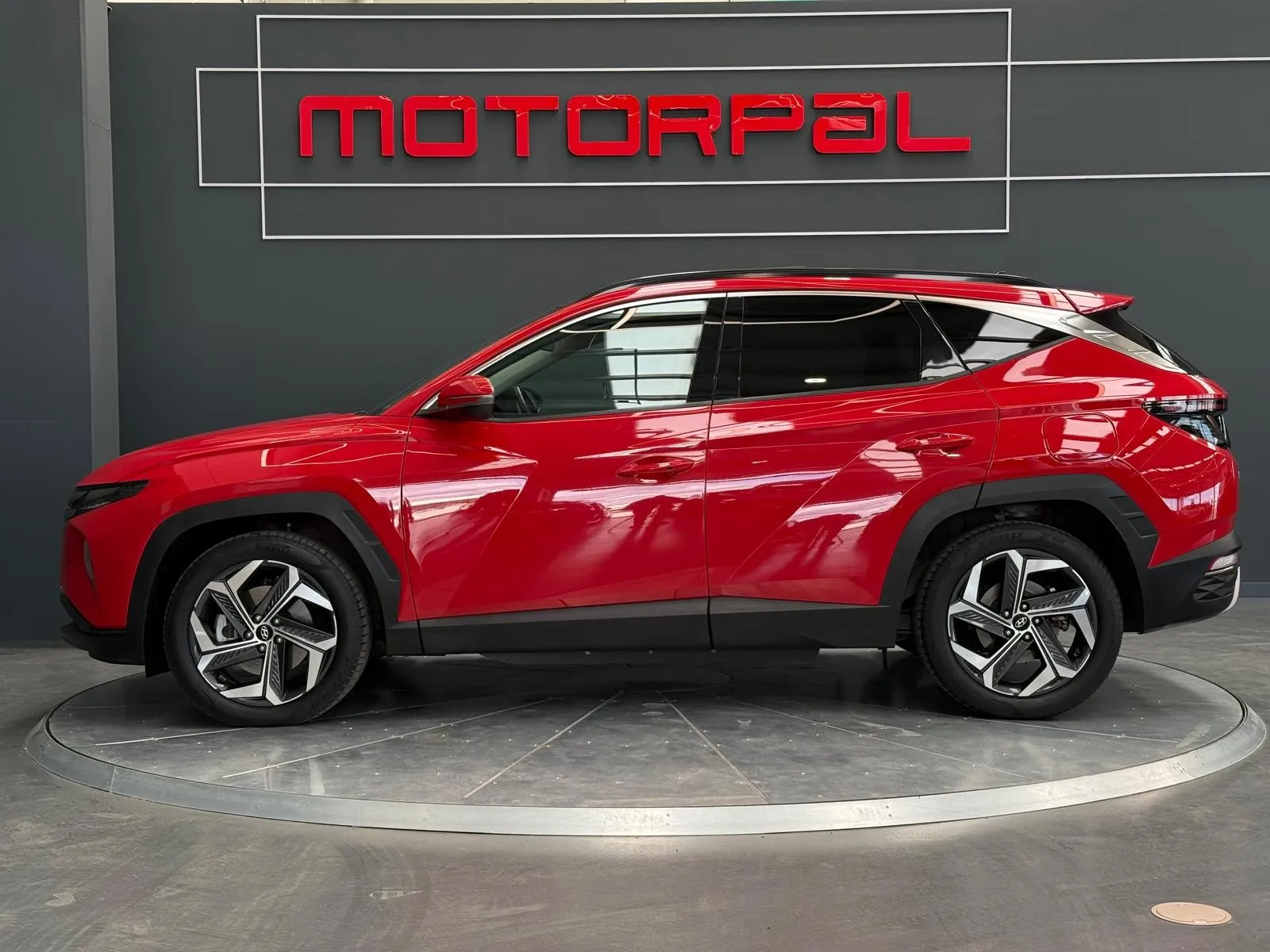Hyundai Tucson 1.6 TGDI PHEV 195kW Tecno Sky Auto 4x4, foto 1