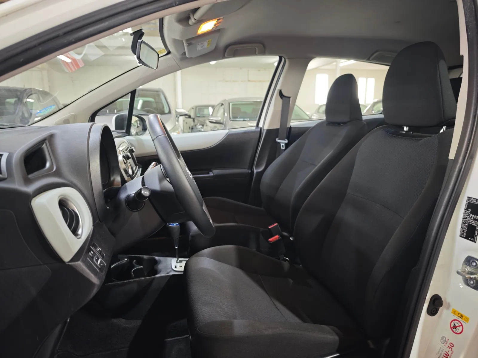 Toyota Yaris Hybrid Active, foto 4
