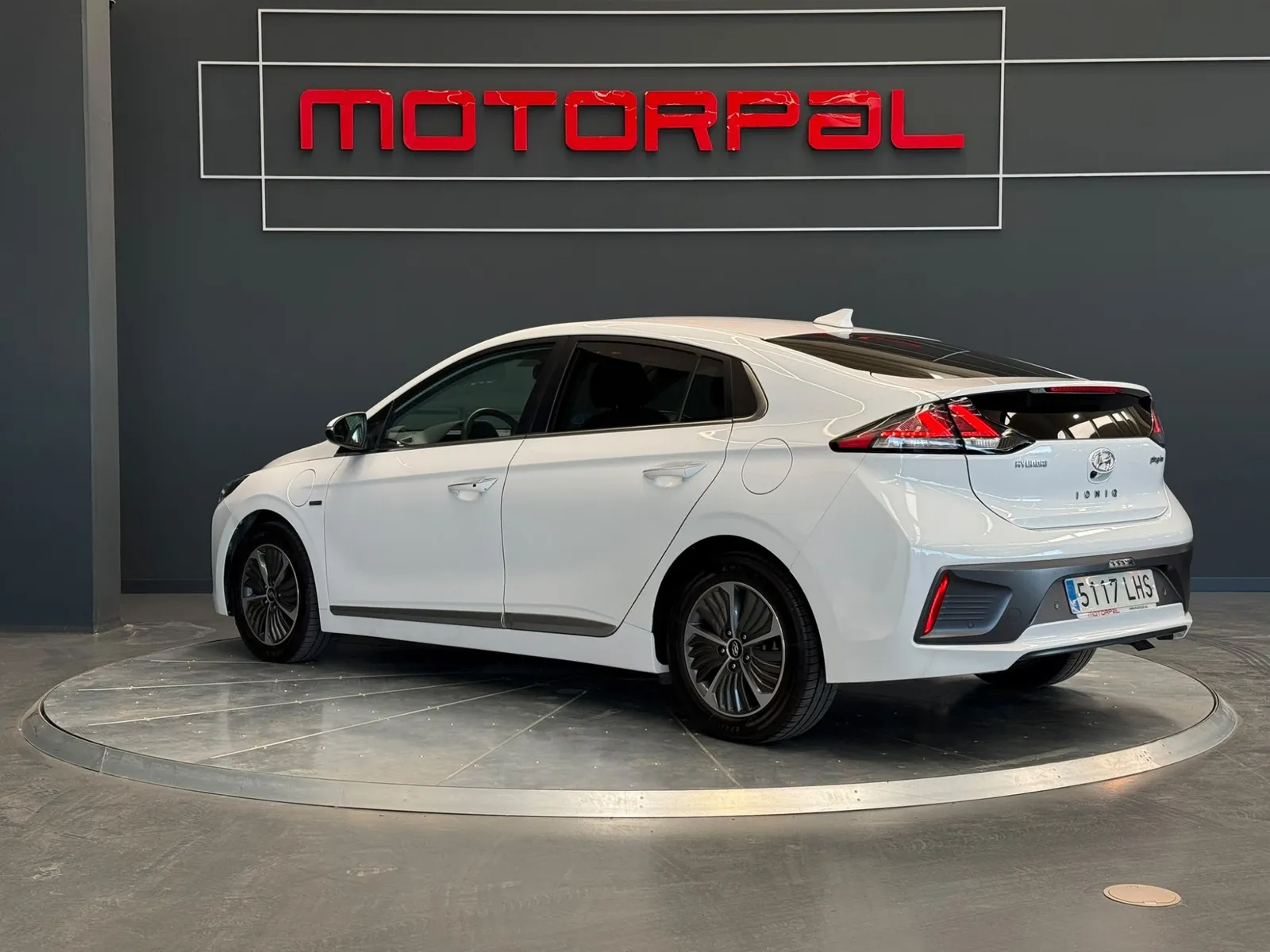 Hyundai IONIQ 1.6 GDI PHEV Tecno DCT, foto 2