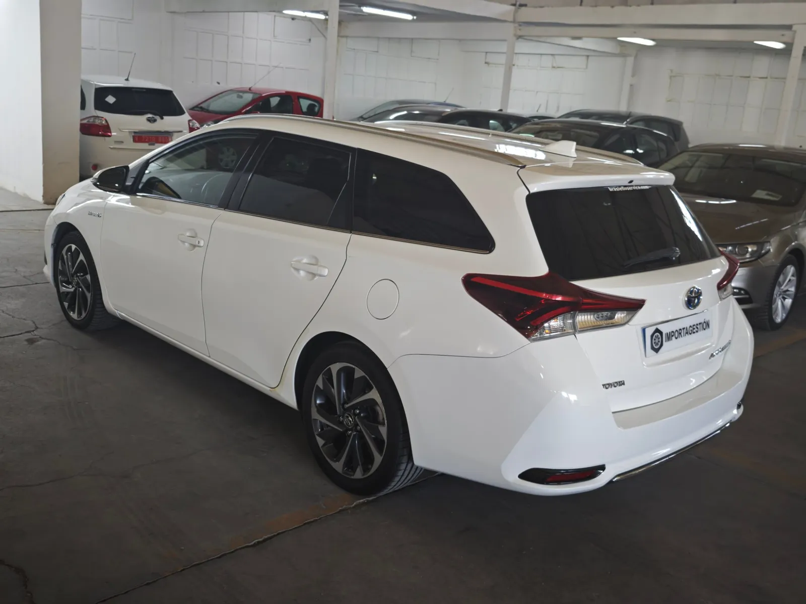 Toyota Auris 1.8 140H Active Touring Sports, foto 2
