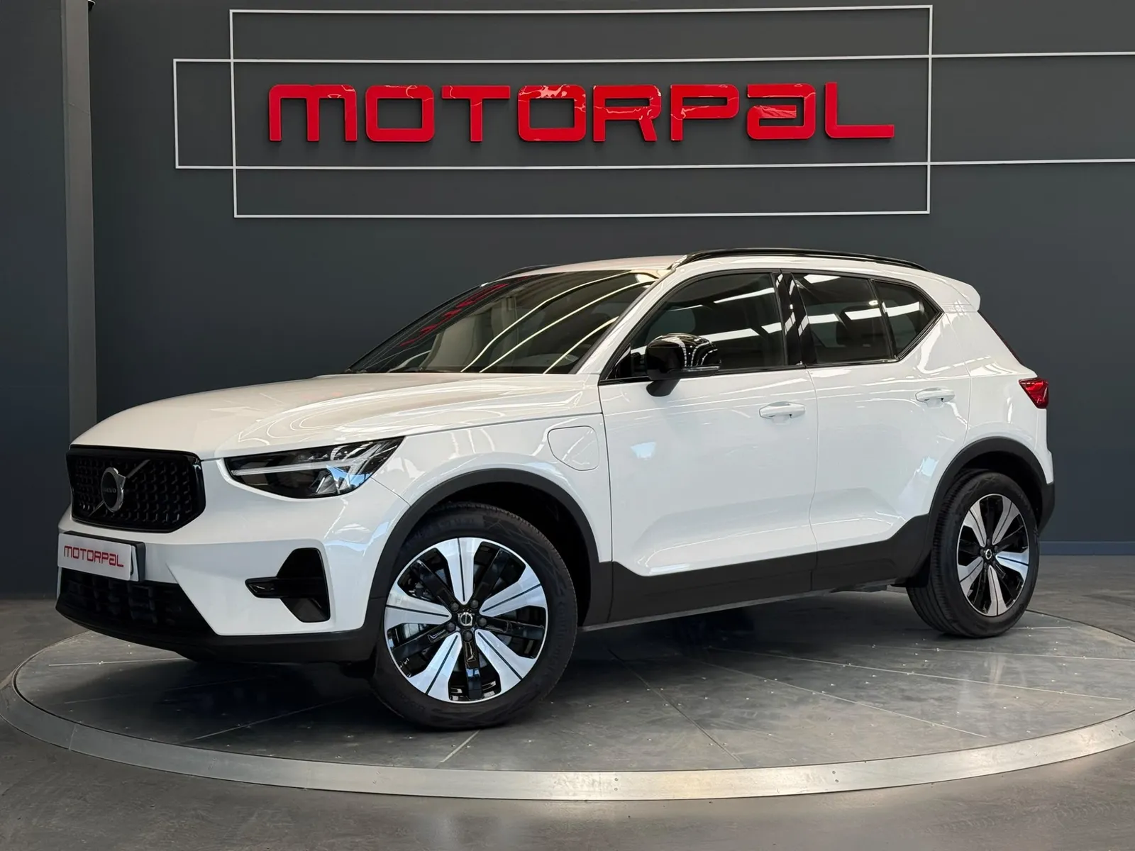 Volvo XC40 1.5 T5 Recharge PHEV Plus Dark Auto
