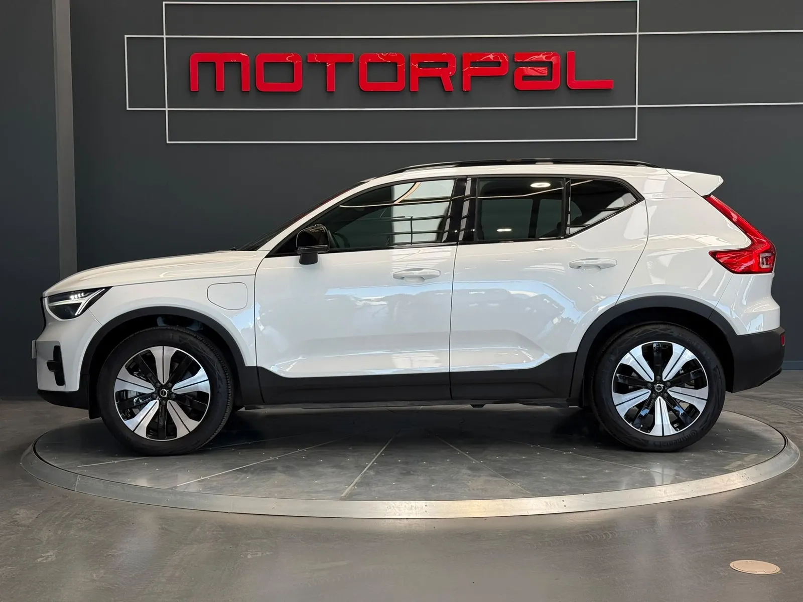 Volvo XC40 1.5 T5 Recharge PHEV Plus Dark Auto, foto 1