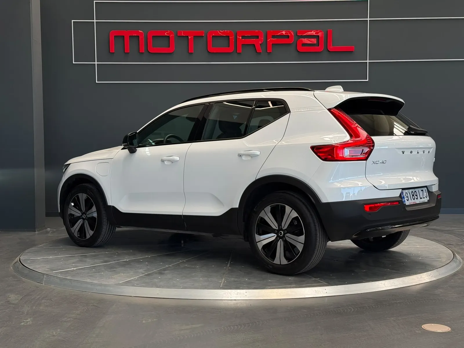 Volvo XC40 1.5 T5 Recharge PHEV Plus Dark Auto, foto 2