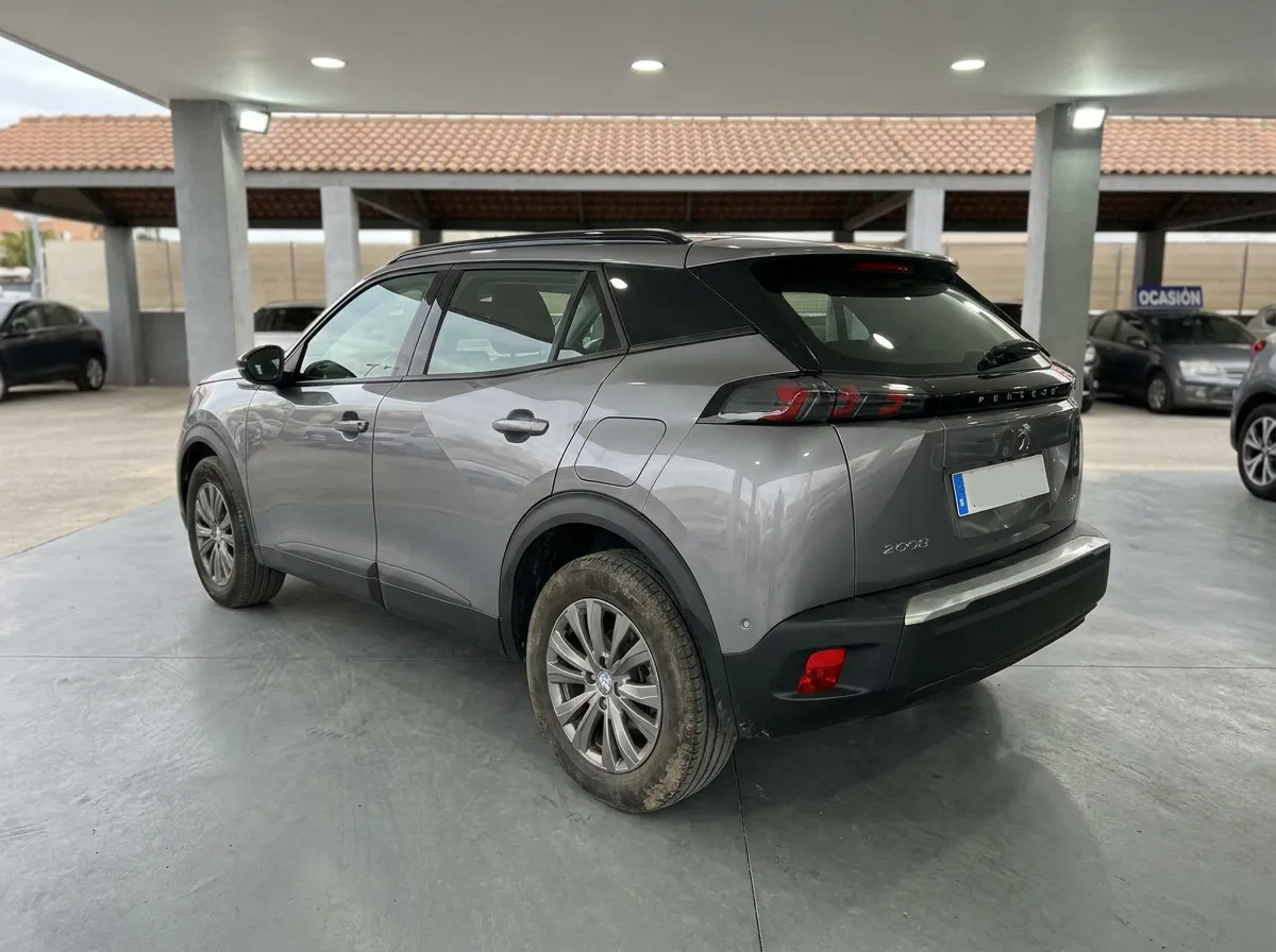 Peugeot 2008 Allure Gasolina 100 S&S 6 Vel. MAN